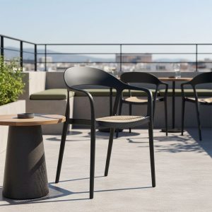 Πολυθρόνα Ember στοιβαζόμενη pakoworld με UV protection PP μπεζ-μαύρο 52.5x56.5x81εκ.